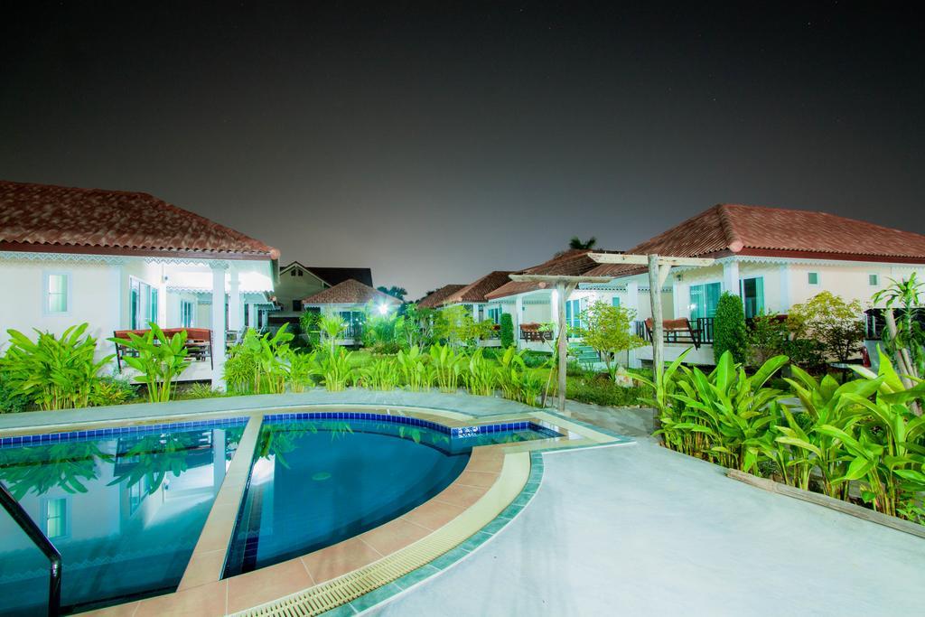 Baan Opun Garden Station touristique