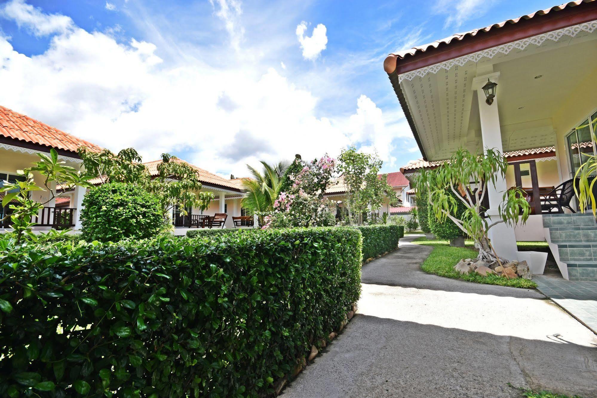Baan Opun Garden Station touristique